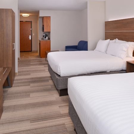 Holiday Inn Express Mineral Wells By Ihg Parkersburg Exterior photo