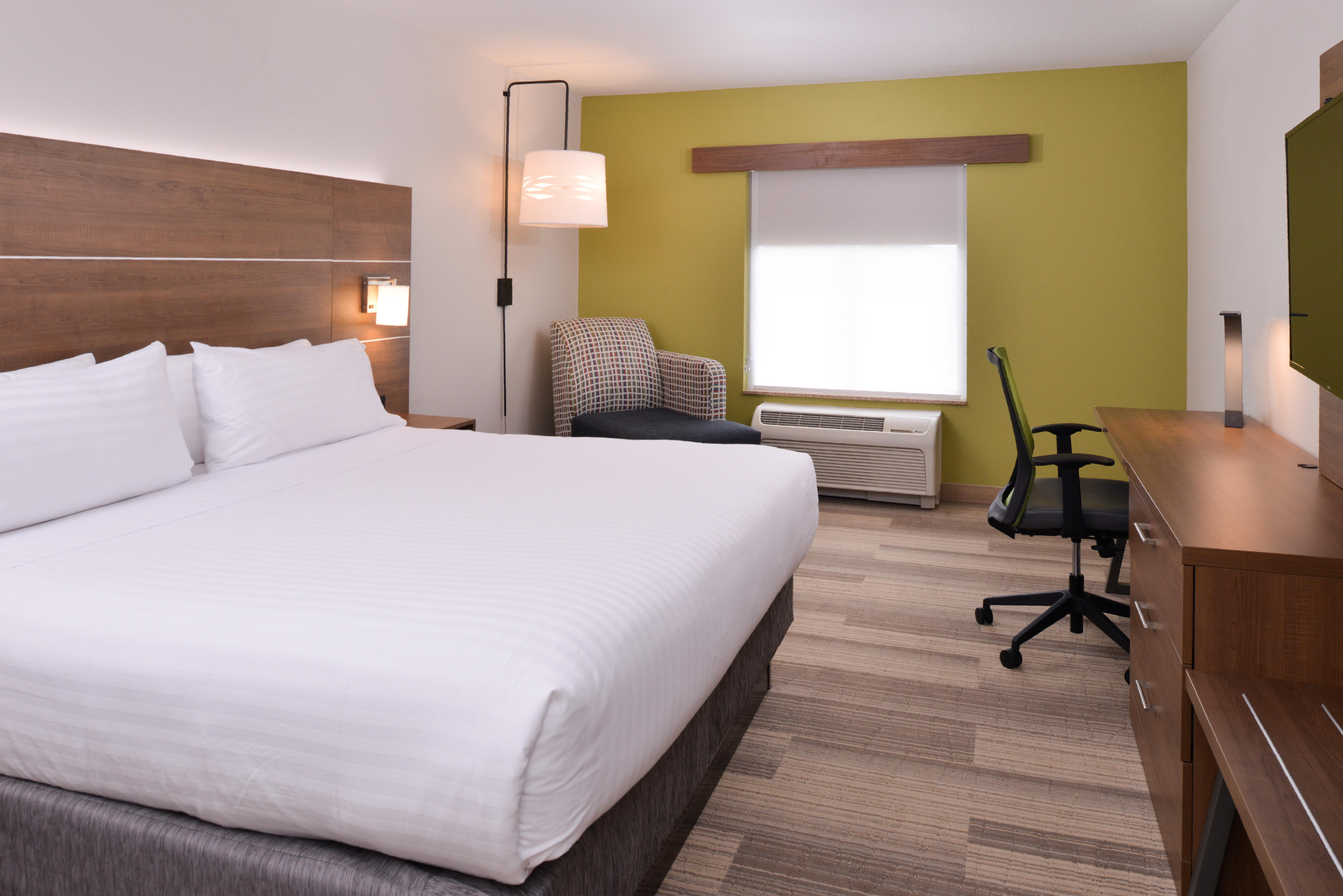 Holiday Inn Express Mineral Wells By Ihg Parkersburg Exterior photo