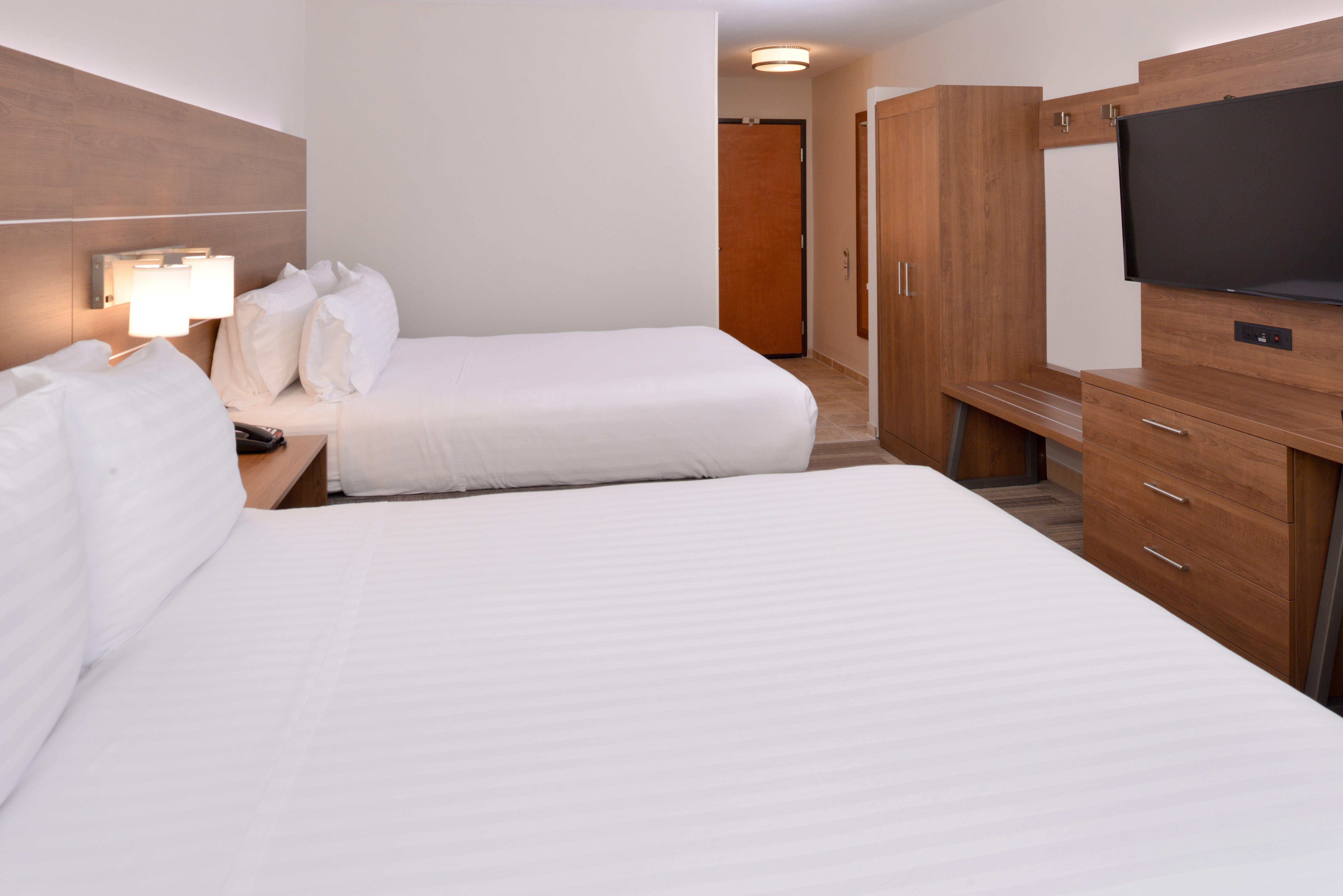Holiday Inn Express Mineral Wells By Ihg Parkersburg Exterior photo