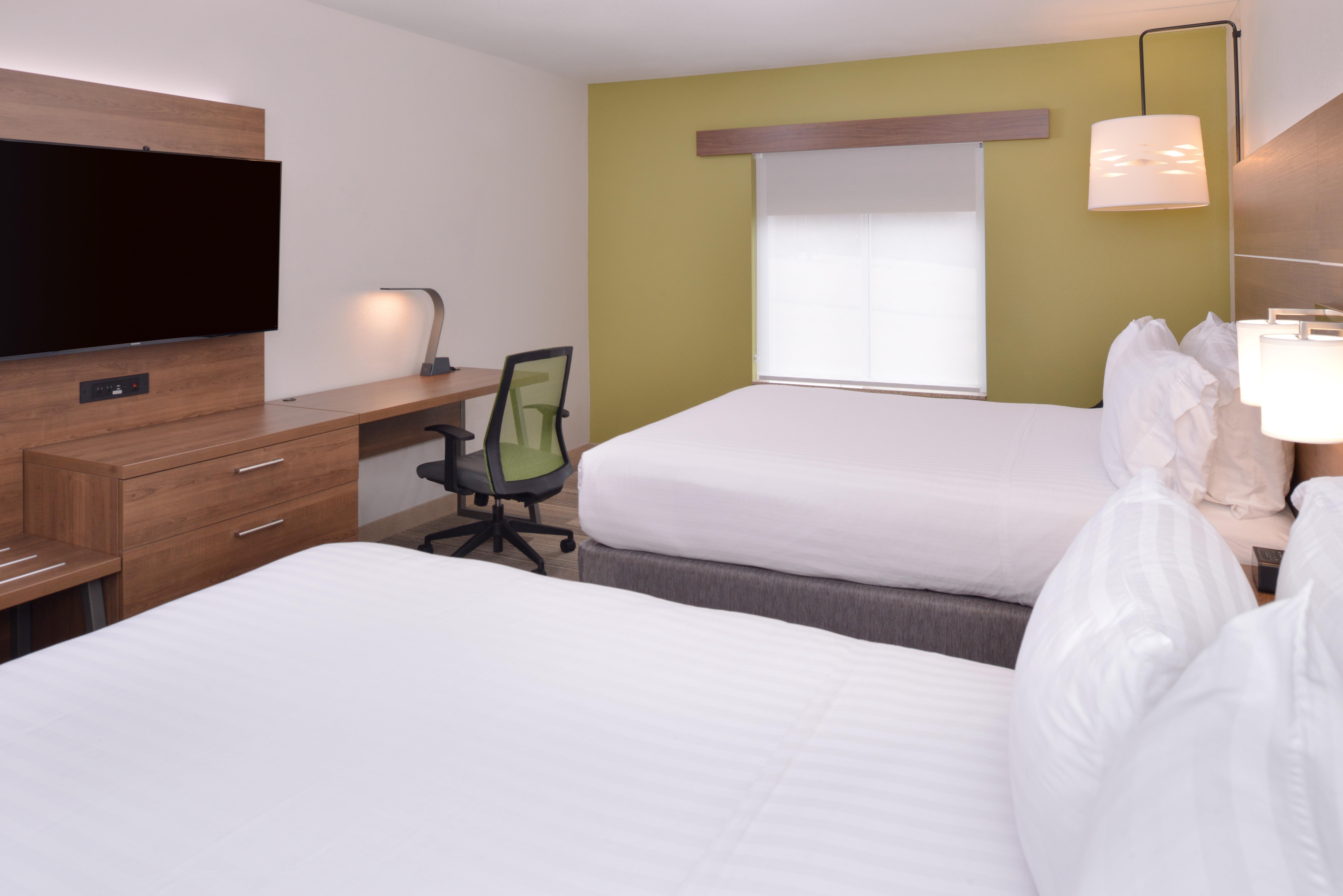 Holiday Inn Express Mineral Wells By Ihg Parkersburg Exterior photo