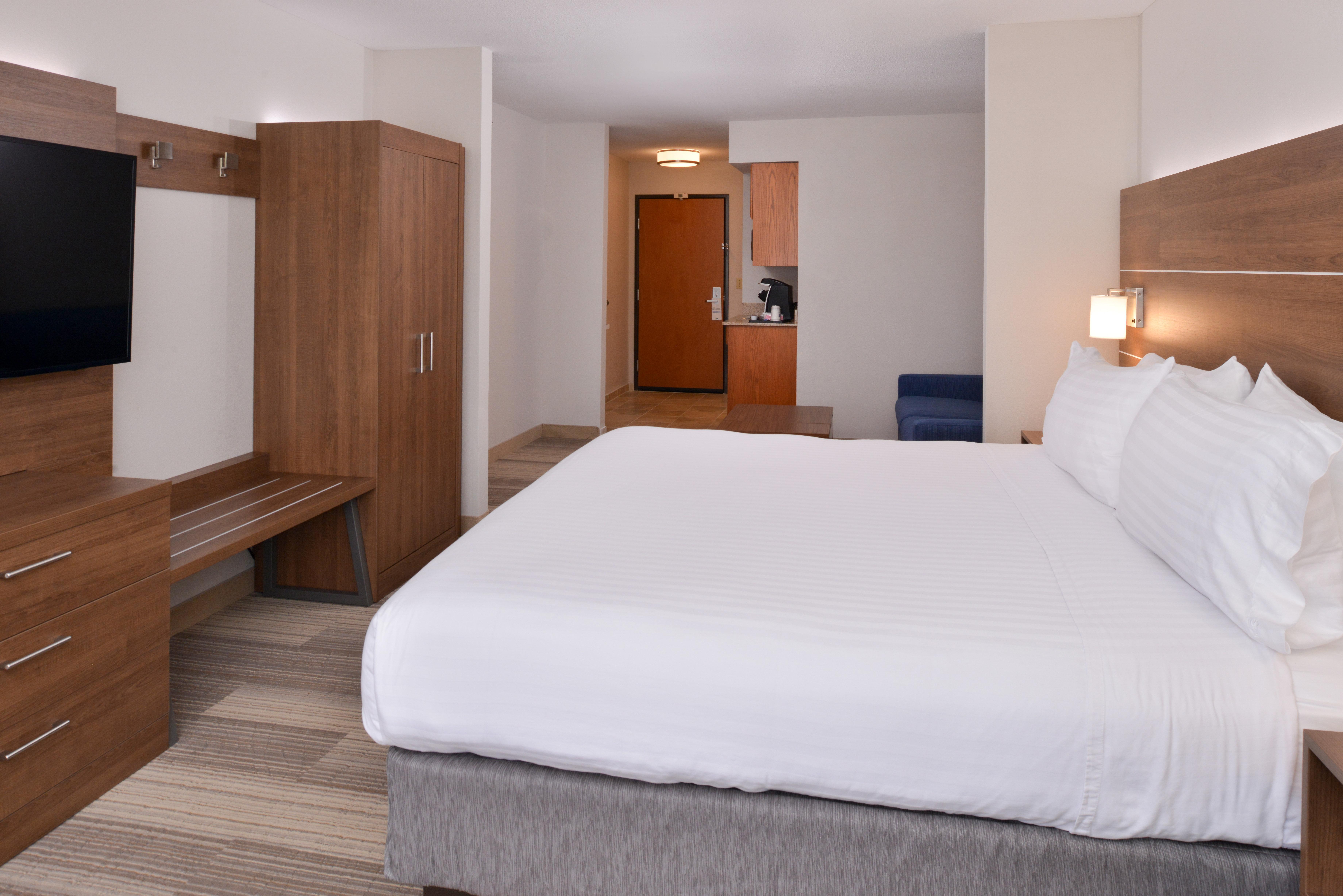 Holiday Inn Express Mineral Wells By Ihg Parkersburg Exterior photo