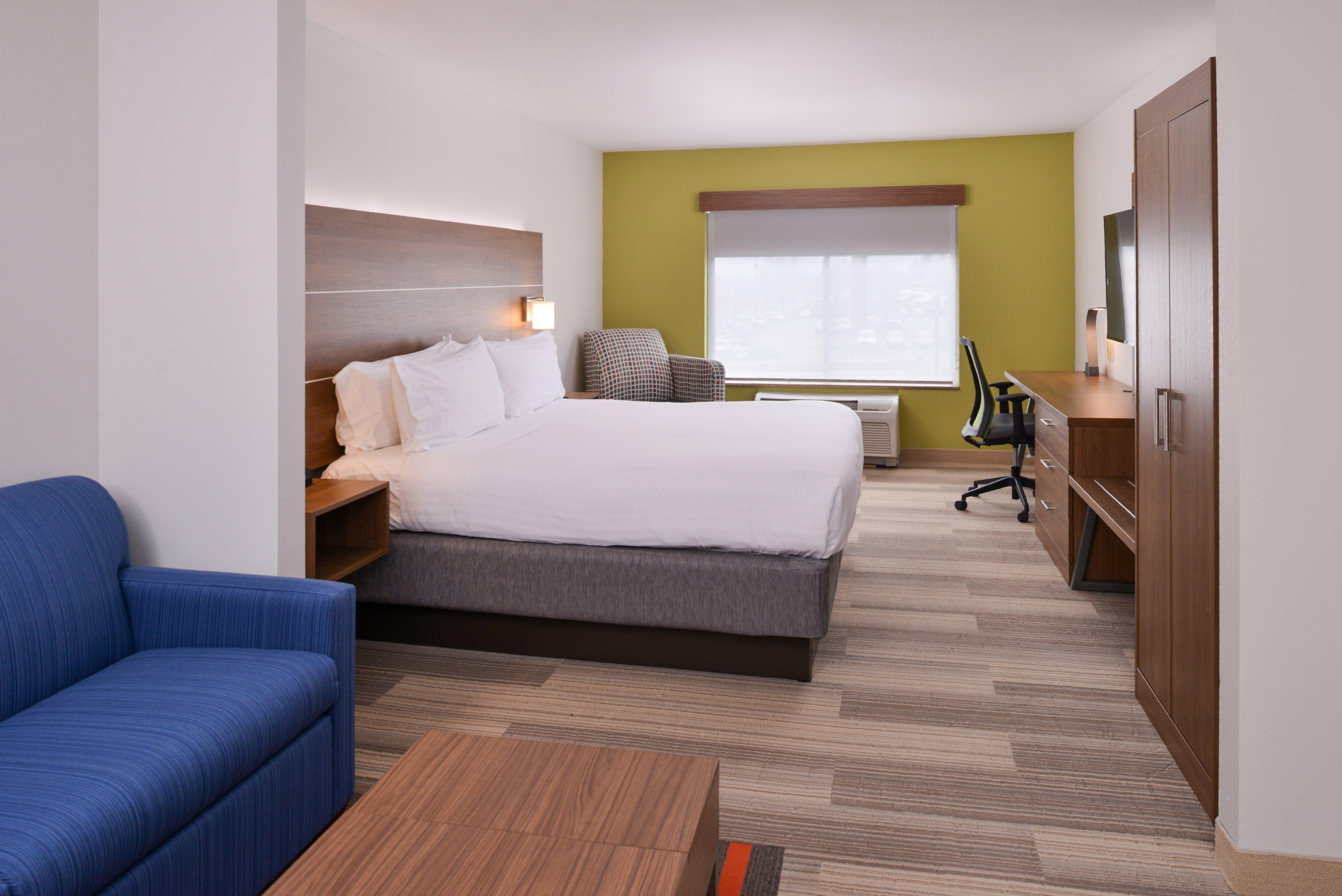 Holiday Inn Express Mineral Wells By Ihg Parkersburg Exterior photo
