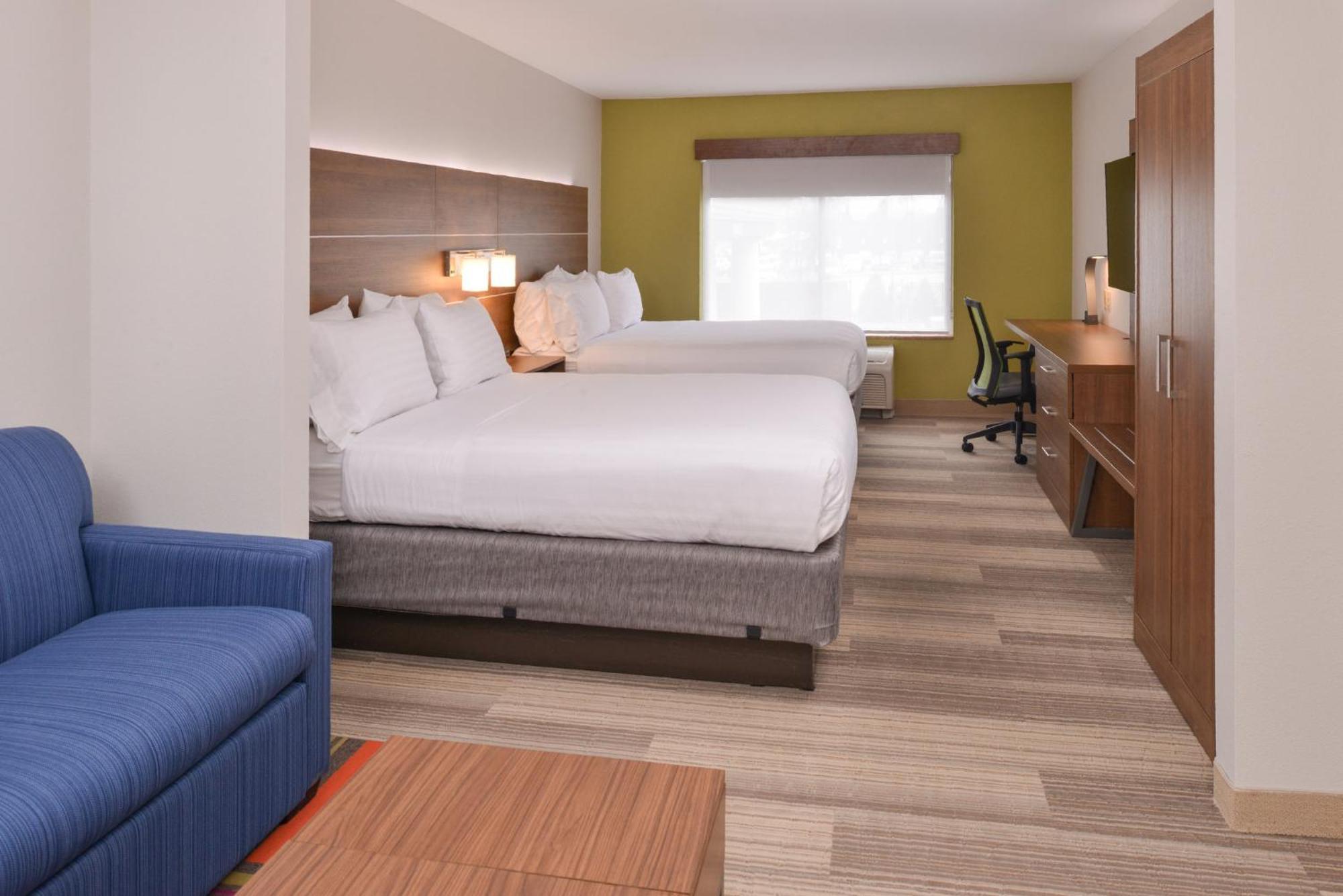 Holiday Inn Express Mineral Wells By Ihg Parkersburg Exterior photo