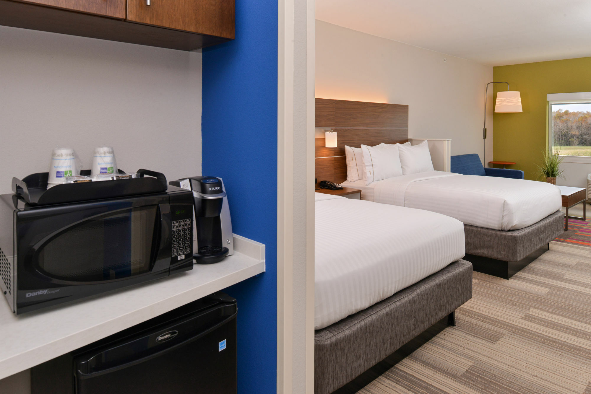Holiday Inn Express Mineral Wells By Ihg Parkersburg Exterior photo