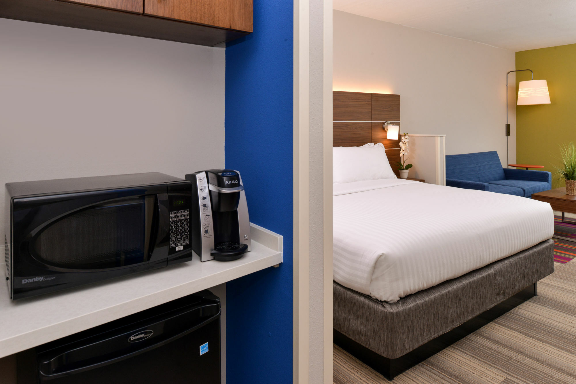 Holiday Inn Express Mineral Wells By Ihg Parkersburg Exterior photo