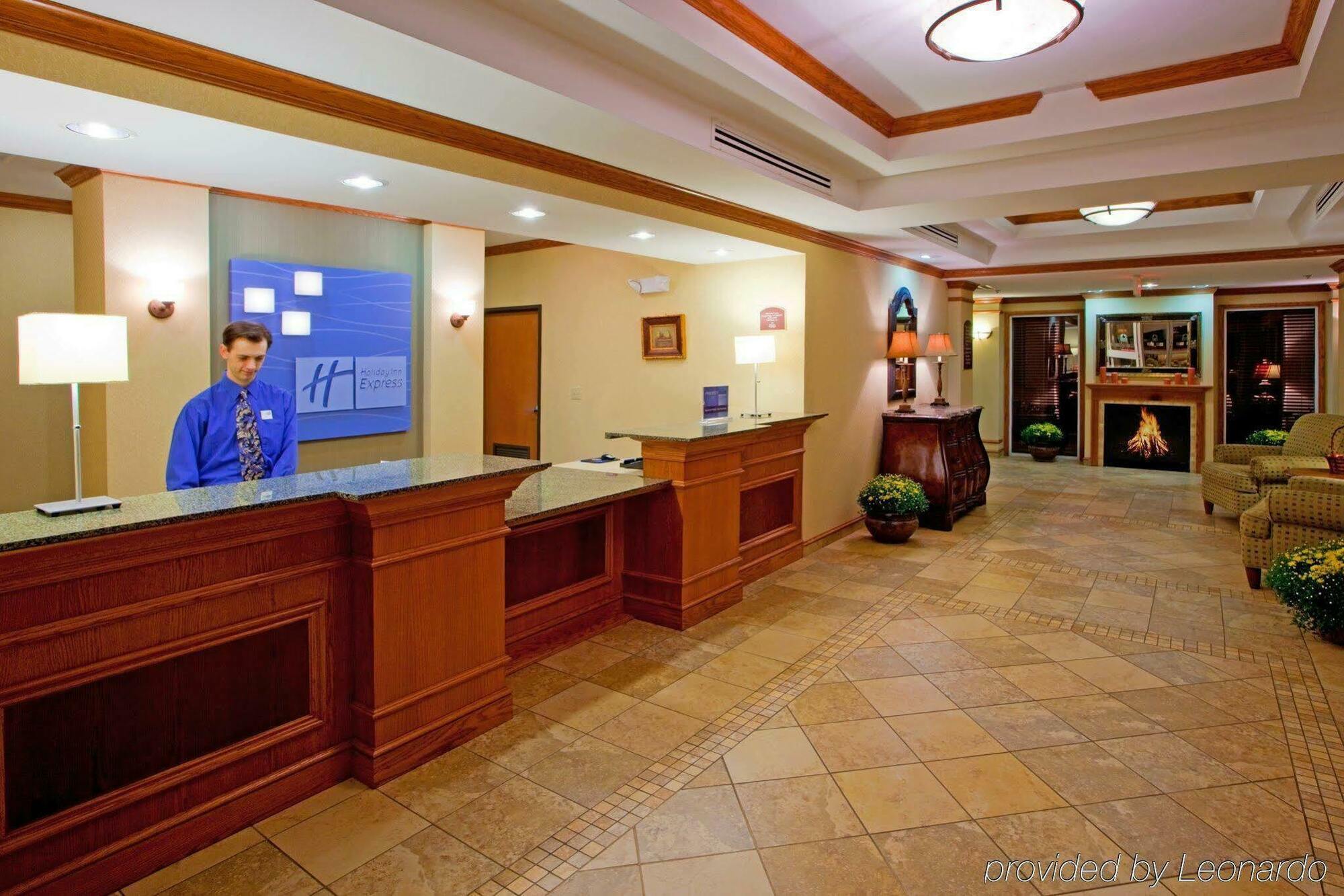 Holiday Inn Express Mineral Wells By Ihg Parkersburg Exterior photo
